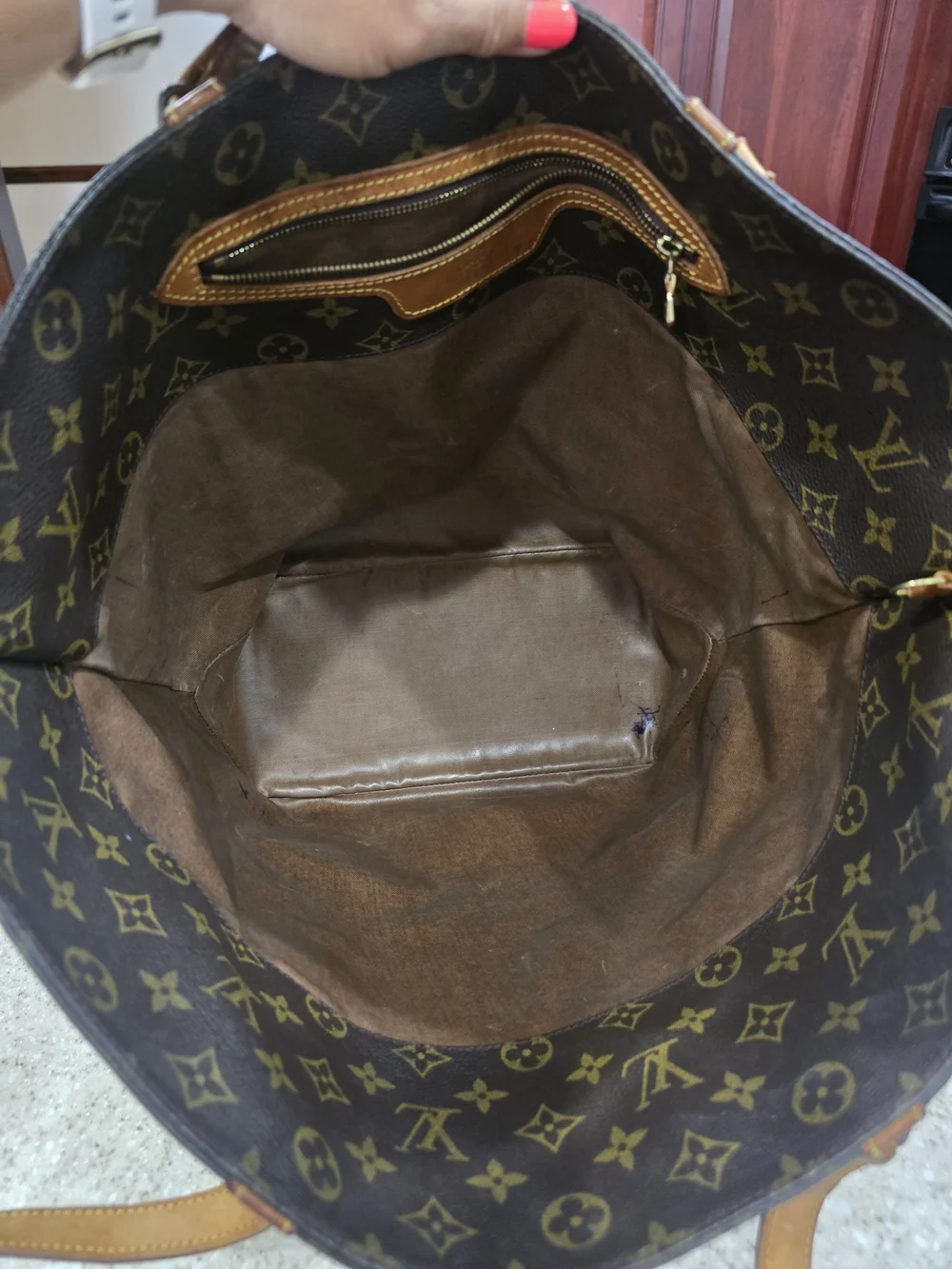 Louis Vuitton GM Monogram Canvas Tote